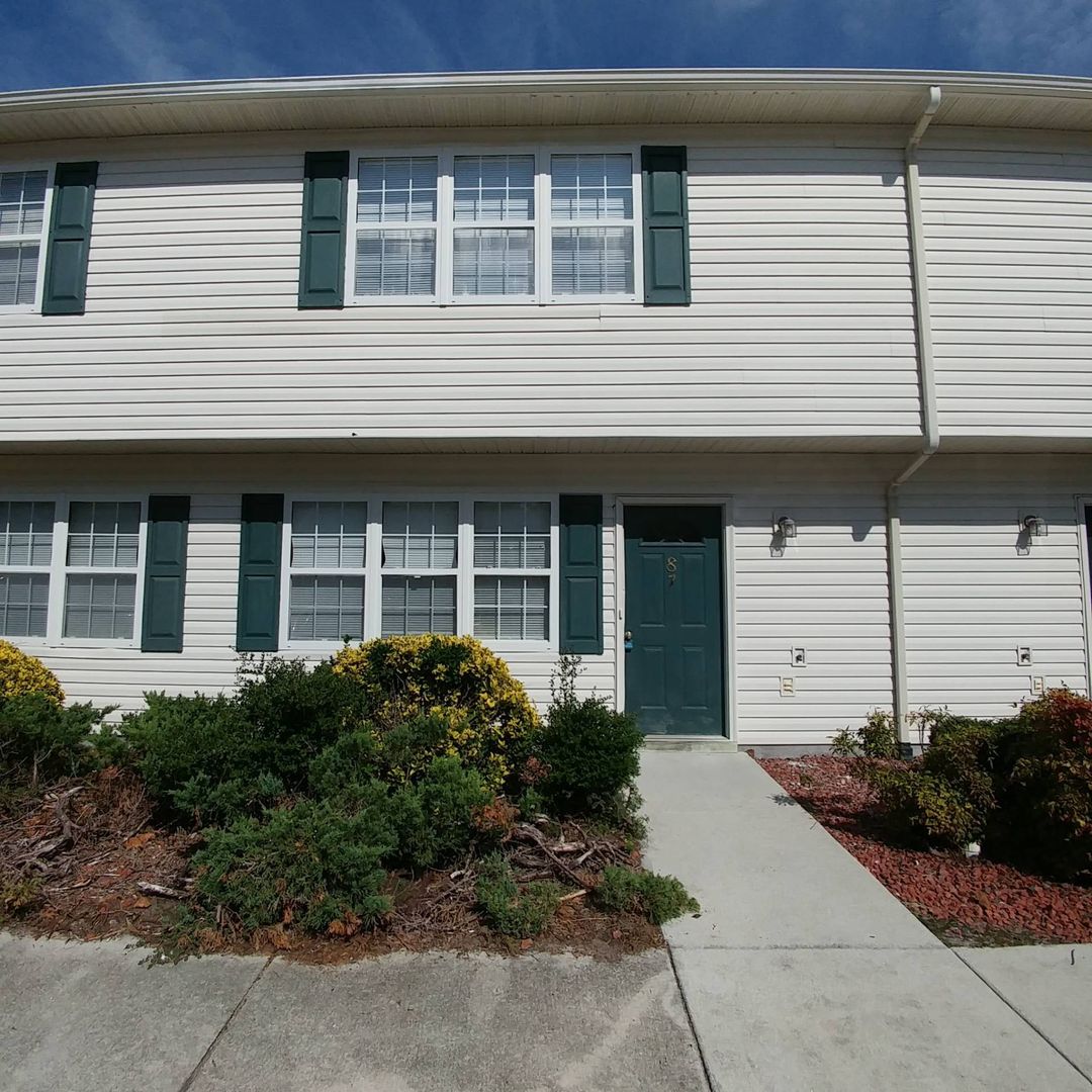 Swansboro Townhome: 87 Century Court