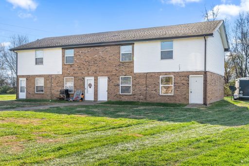 Cute Apartment in Oak Grove with Landscaping and Trash Pick Up Included – photo 1