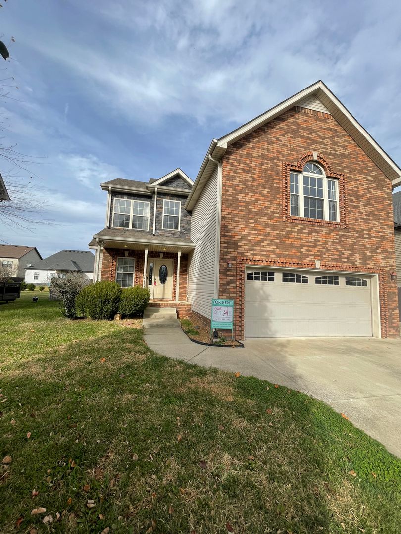 Clarksville House: 1431 Cobra Lane