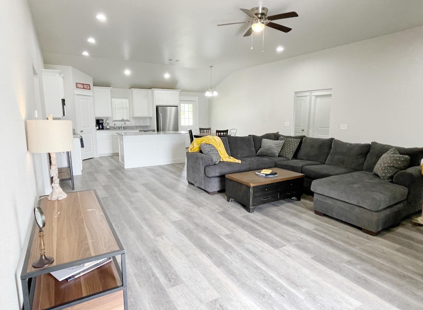 Durant House: 102 Kats Ave