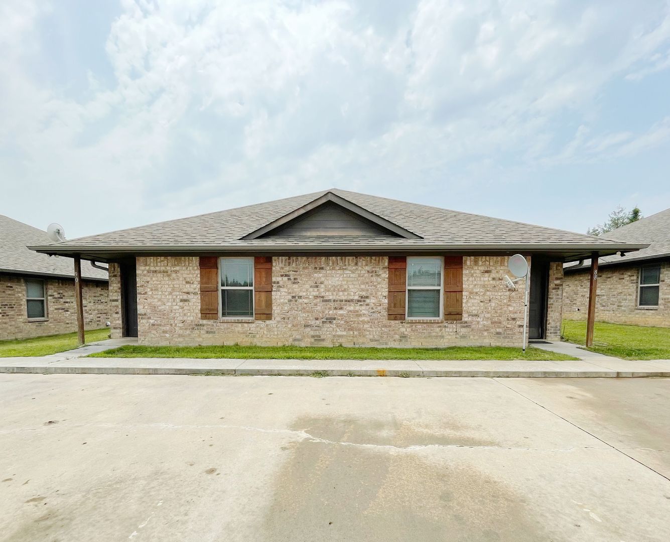 Durant Townhome: 130 Mockingbird Crossing