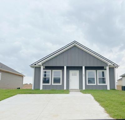 Adorable home in a quiet neighborhood – photo 1