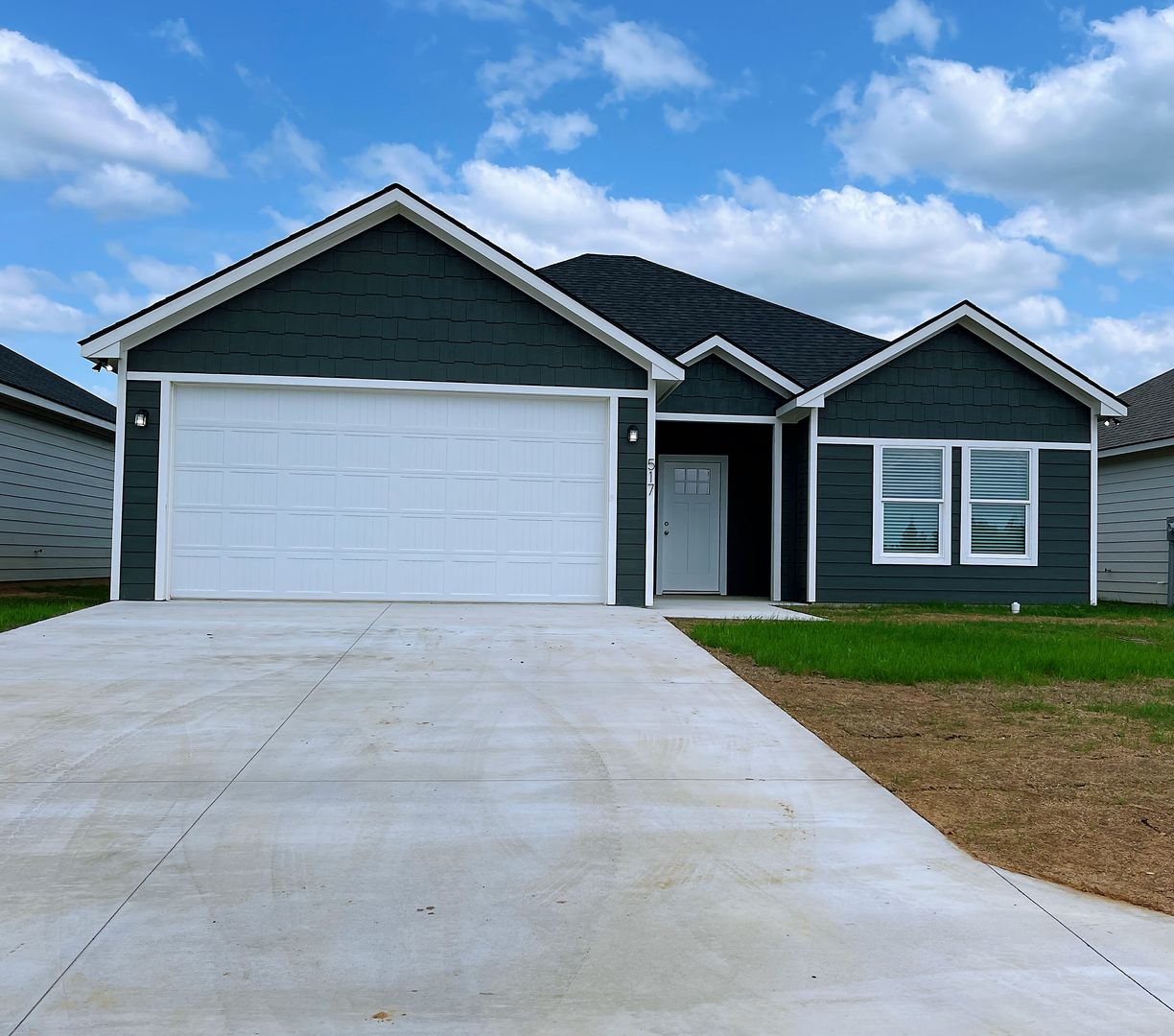 Stunning 3bd 2 ba house in brand new community  