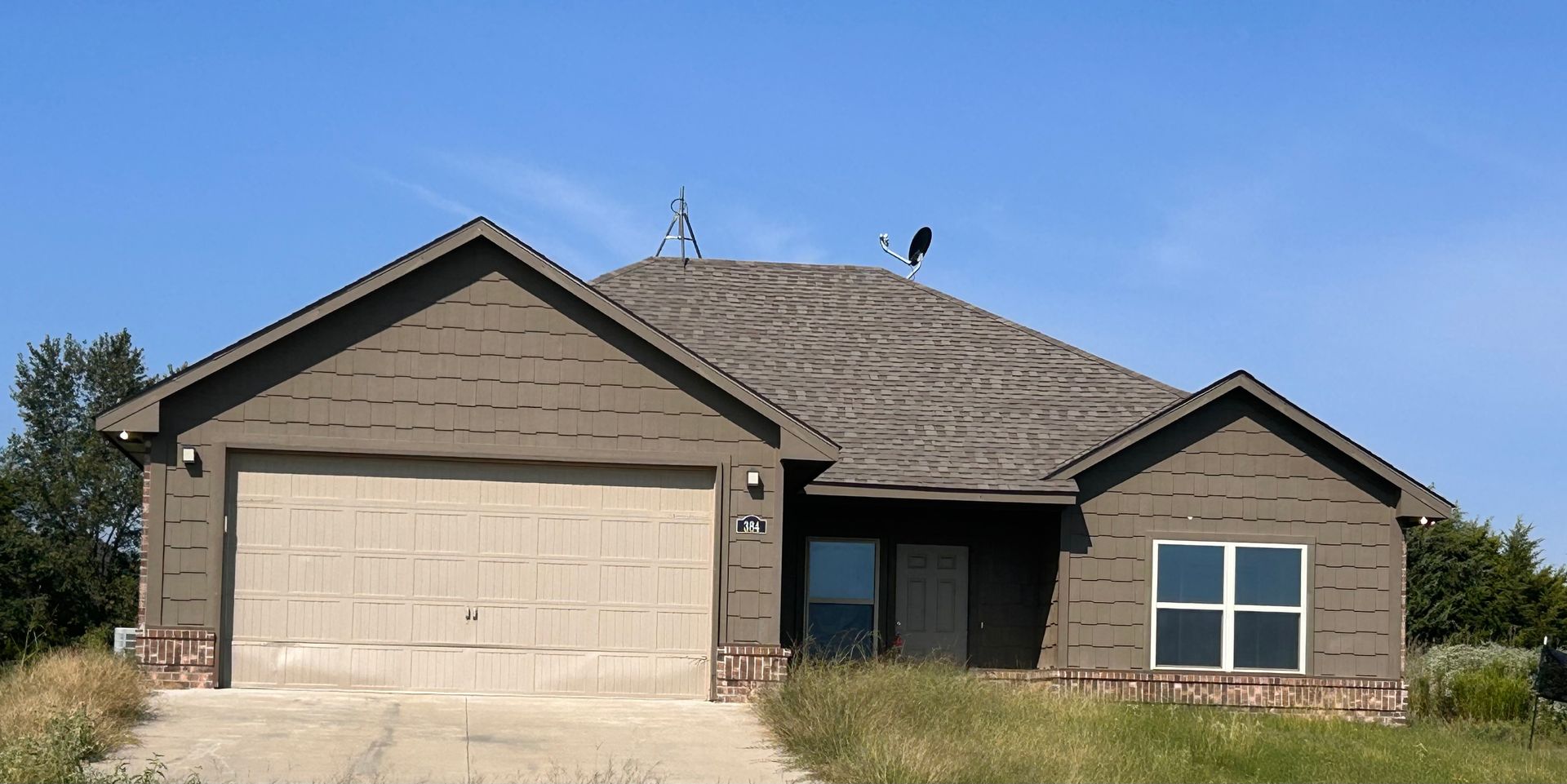 Durant House: 384 Western Hills Dr