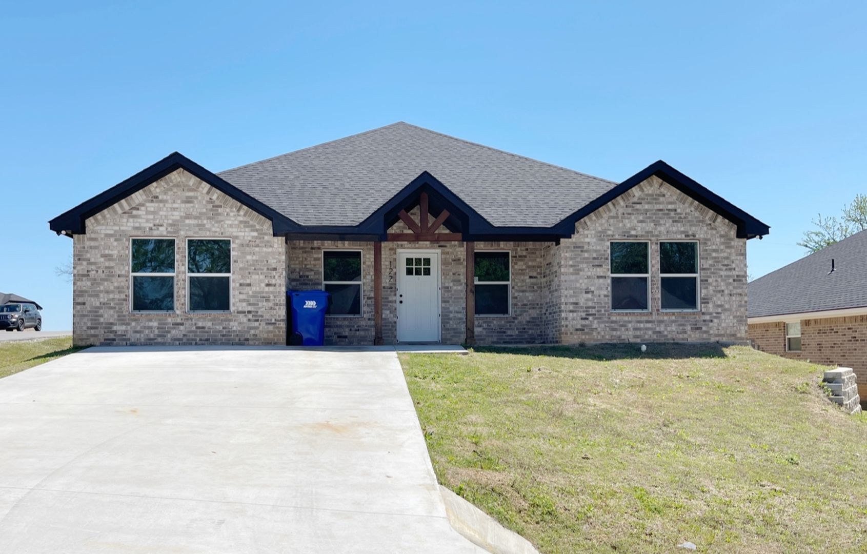 Durant House: 122 Watch Hill Dr