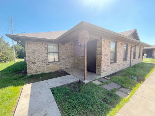Beautiful 3/2duplex near Silo Schools – photo 1