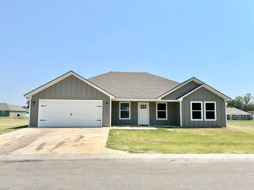 Adorable Home in Quiet Neighborhood – photo 1