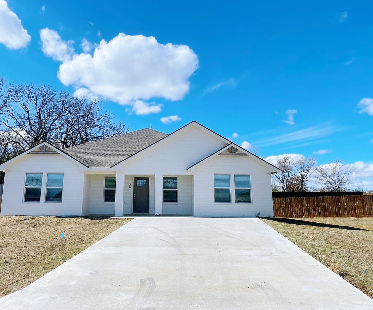 Durant House: 129 Watch Hill Dr