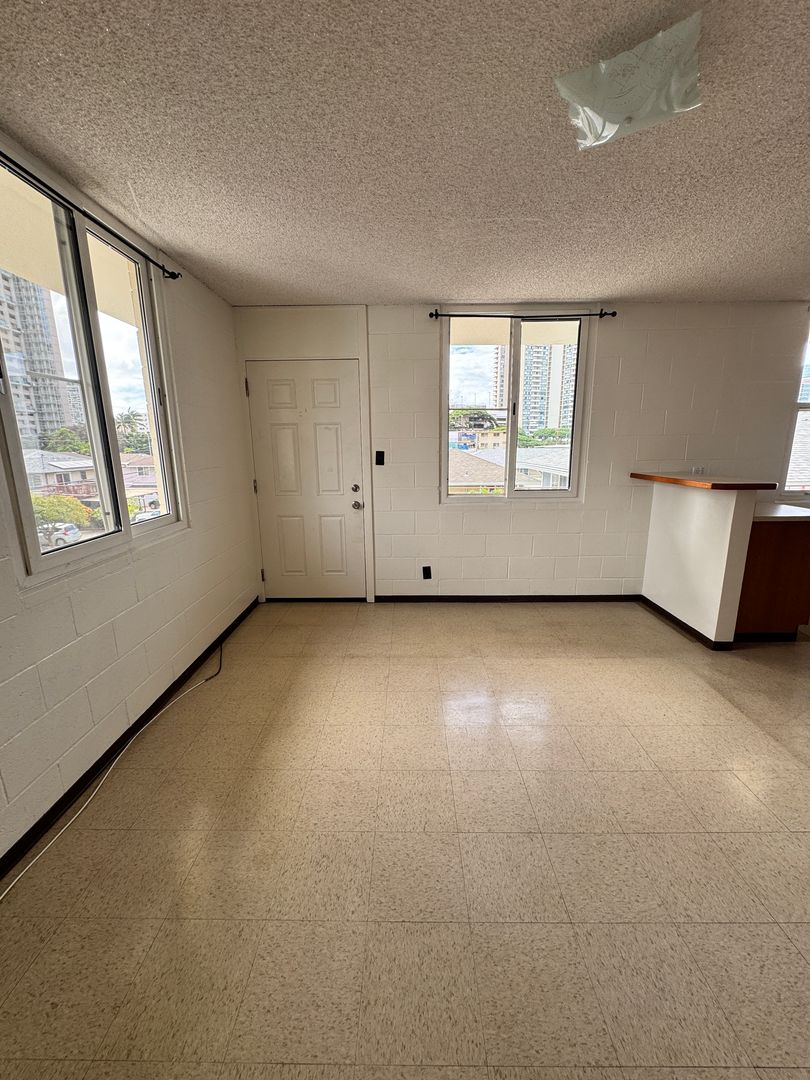 HONOLULU Apartment: 640 HAUSTEN STREET