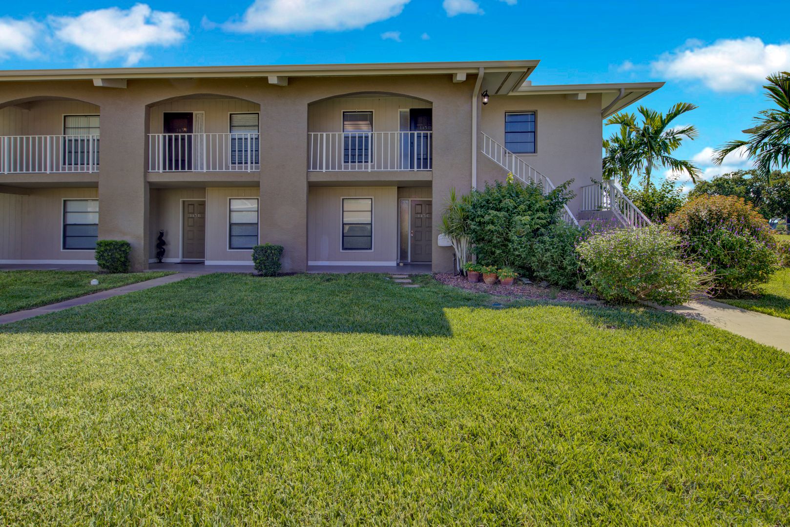 Naples Condo: 145 Cypress Way E #D-4