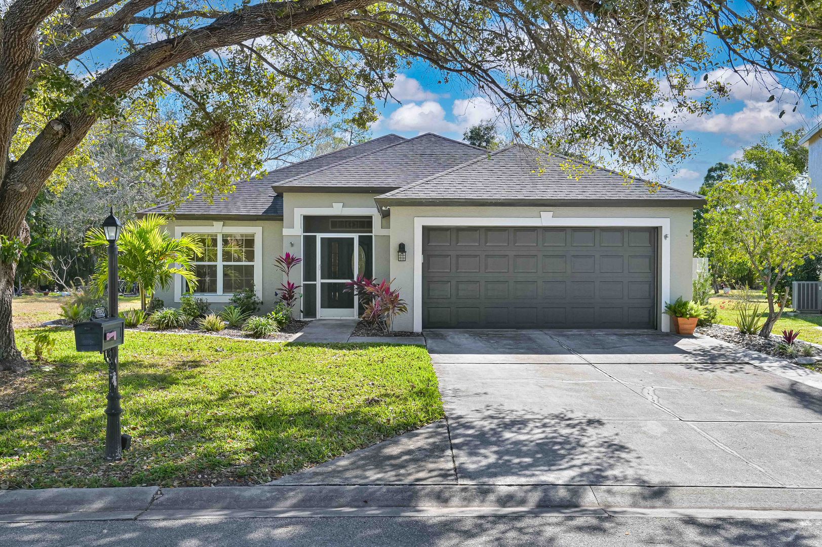 Fort Myers House: 17852 Oakmont Ridge Cir
