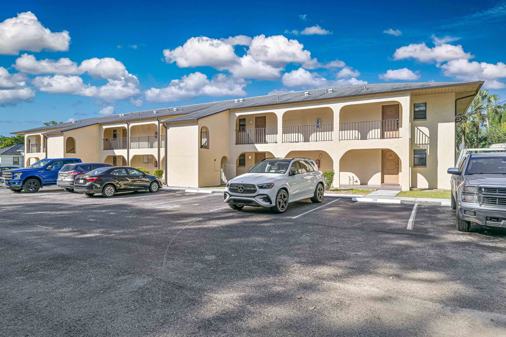 Lehigh Acres House: 606 Gerald Ave #115