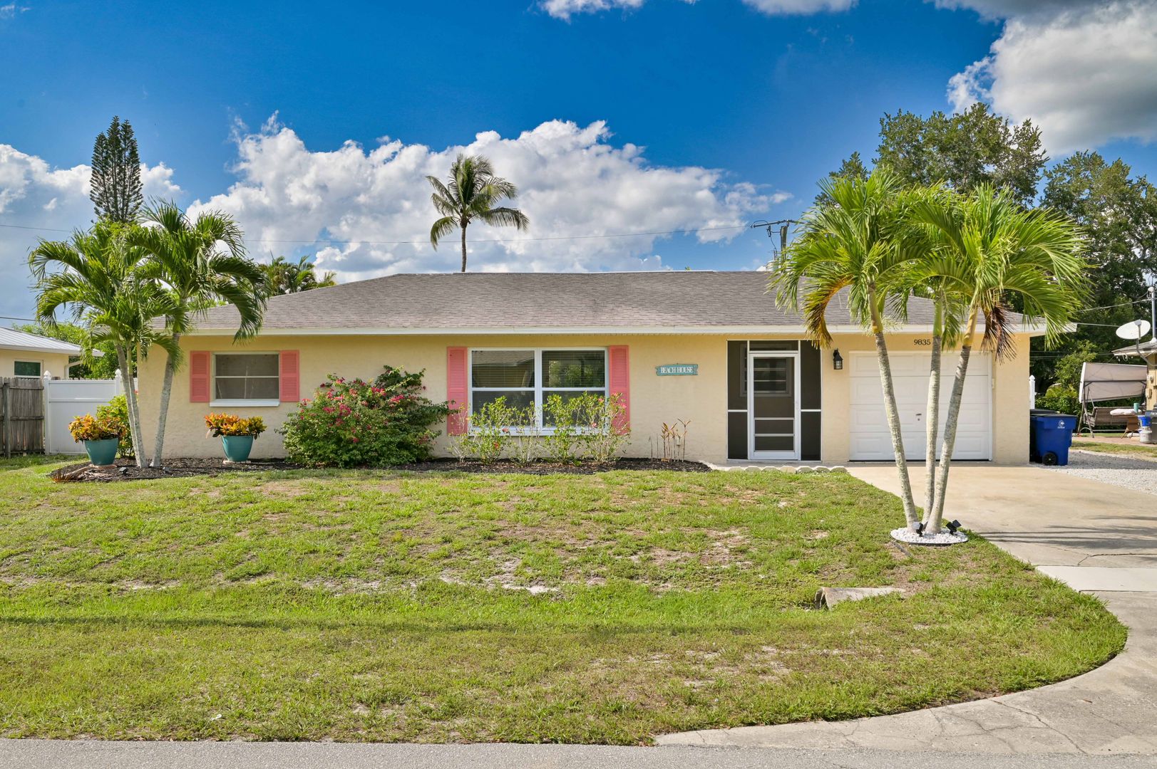 Bonita Springs House: 9835 Carolina Street
