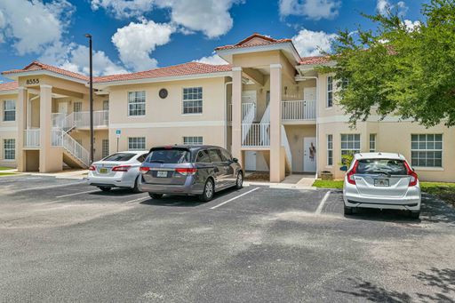 Newly Renovated 2nd Floor Condo ~ Six Mile Cypress – photo 1