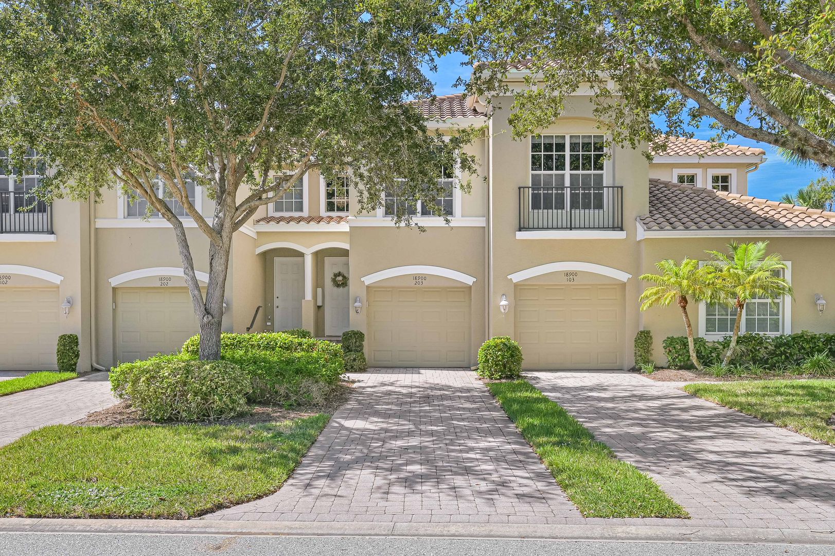 Fort Myers House: 18900 Bay Woods Lake Dr #203