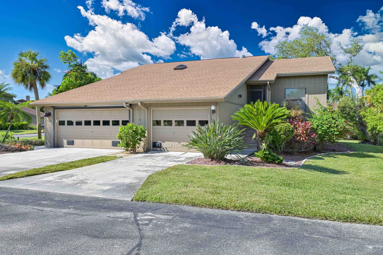 Fort Myers House: 17655 Village Inlet Ct