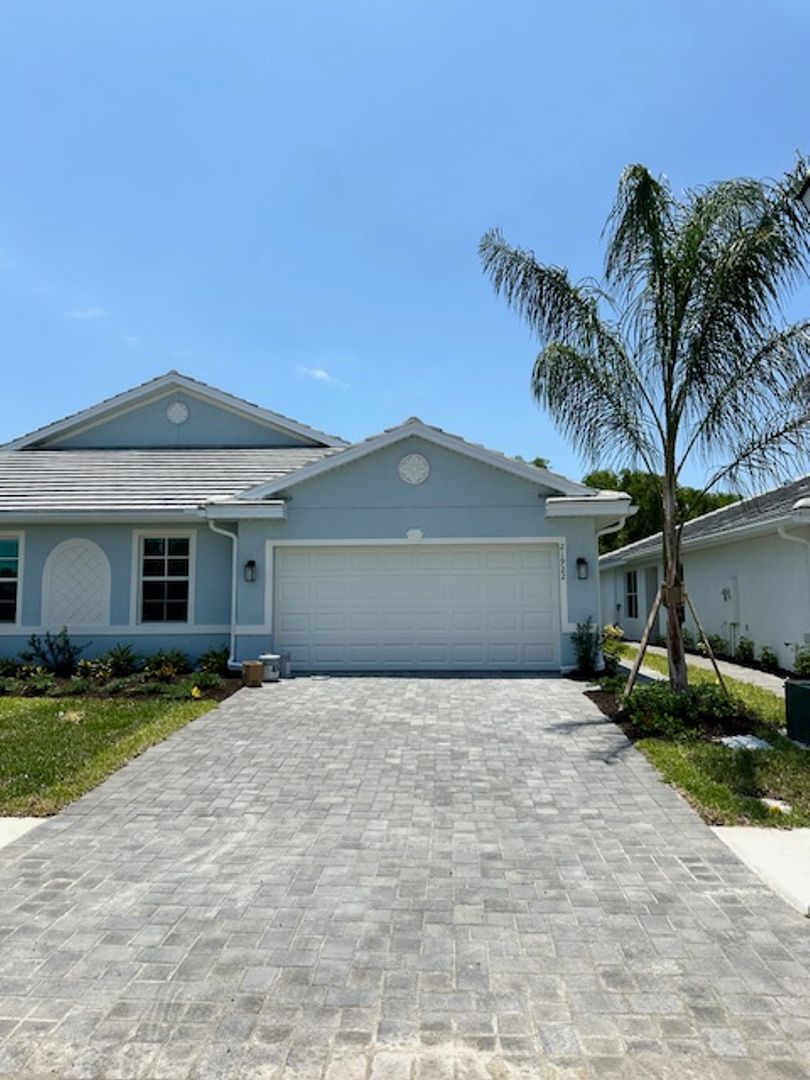 Estero House: 21922 Milan Villas Ln