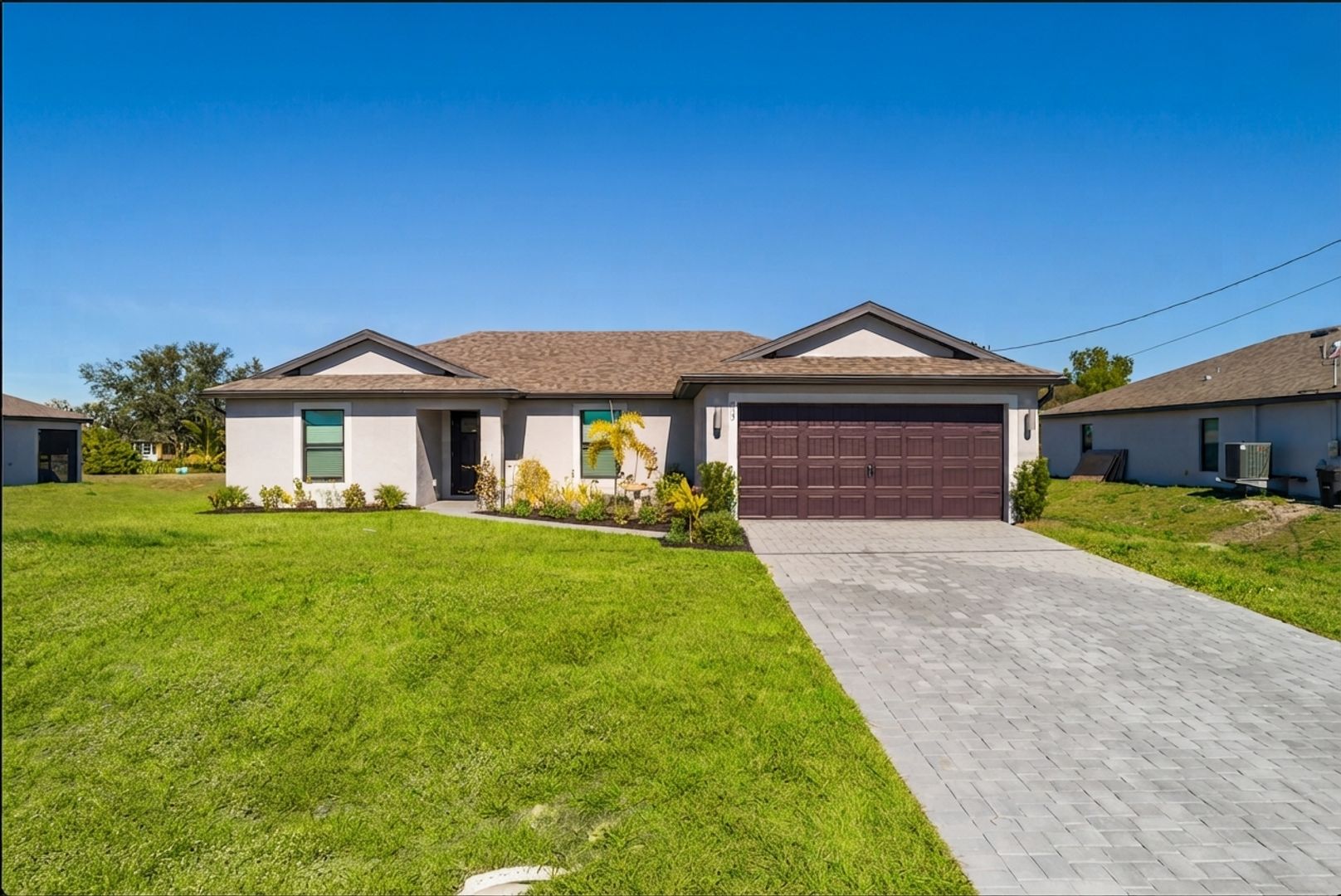 Fort Myers House: 839 Yellowbird Dr