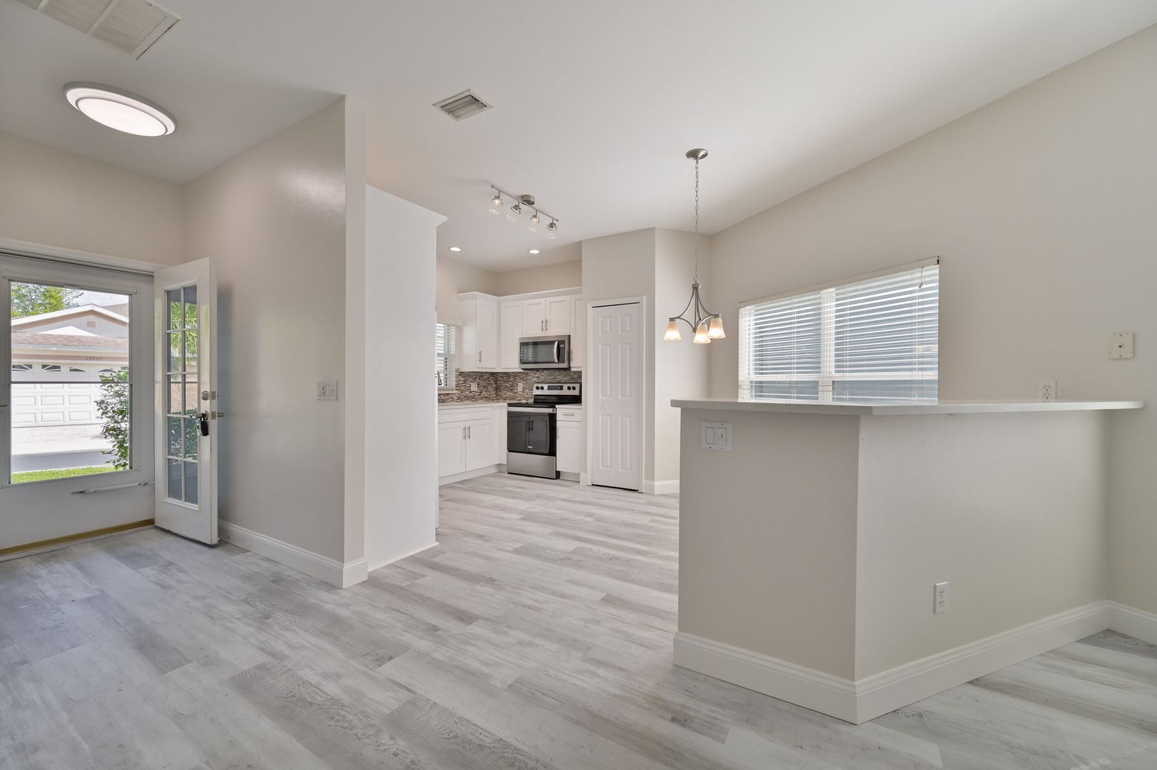 Estero House: 10706 Pearl Bay Circle