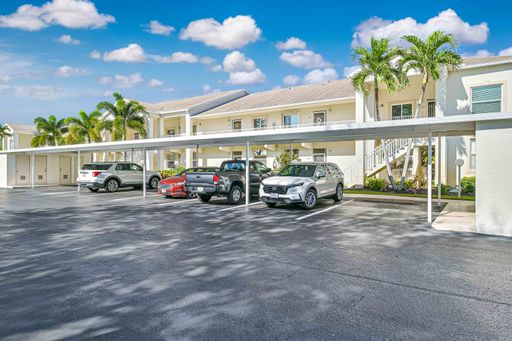 ~ 2/2 Lake View ~ FULLY FURNISHED turnkey~ – photo 1