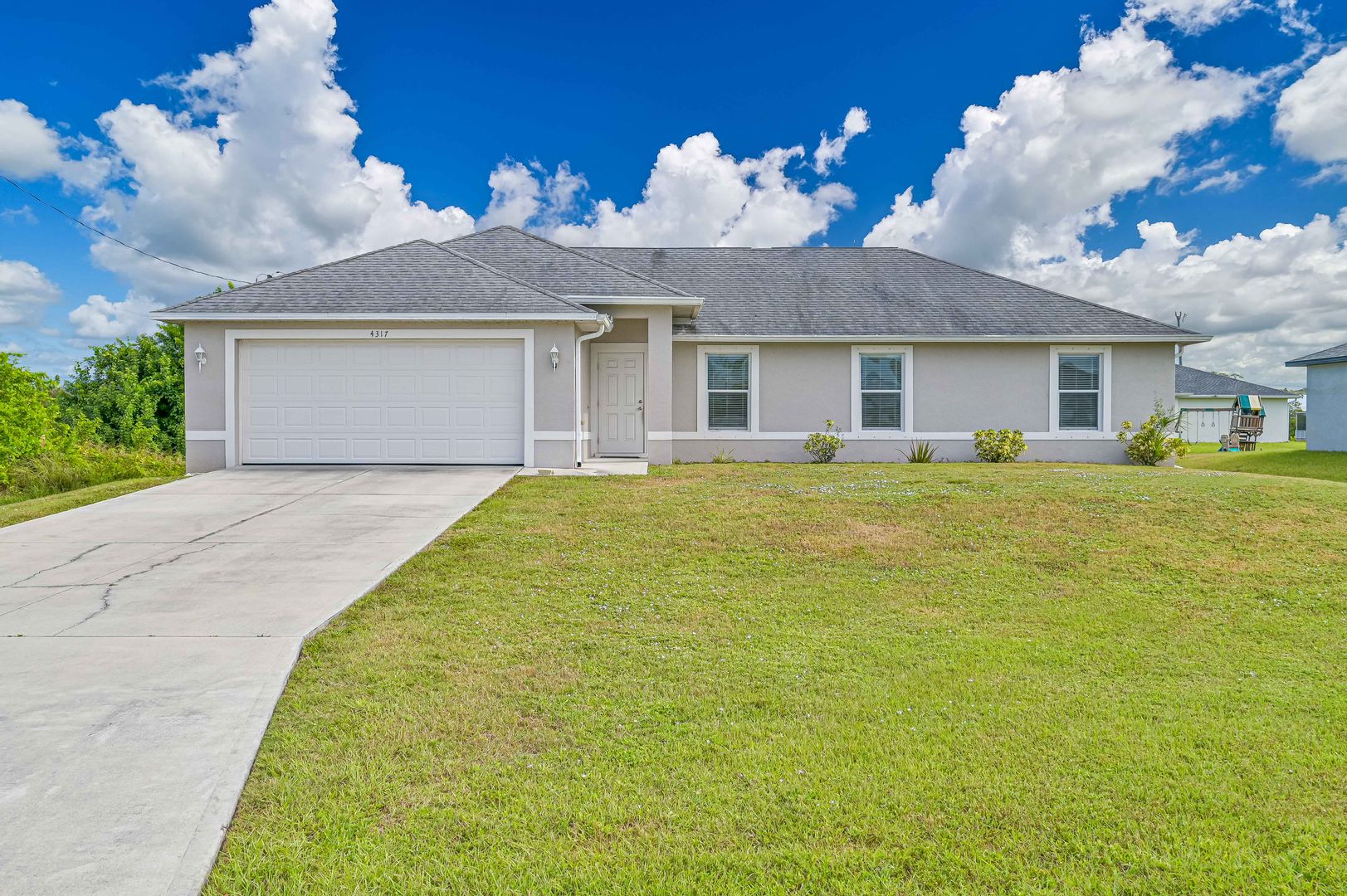 Cape Coral House: 4317 NE 9th Pl
