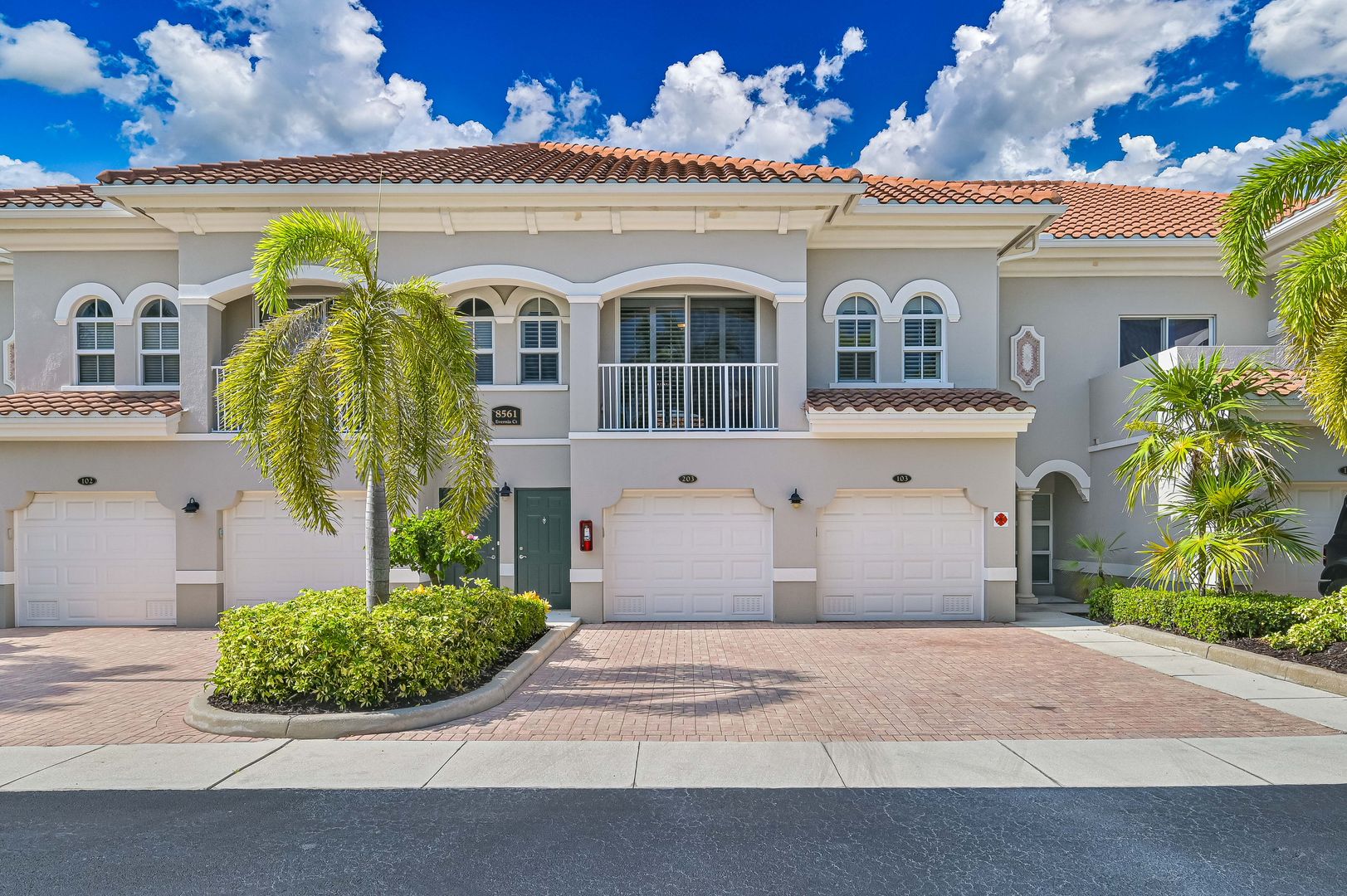 Estero House: 8561 Evernia Ct #203