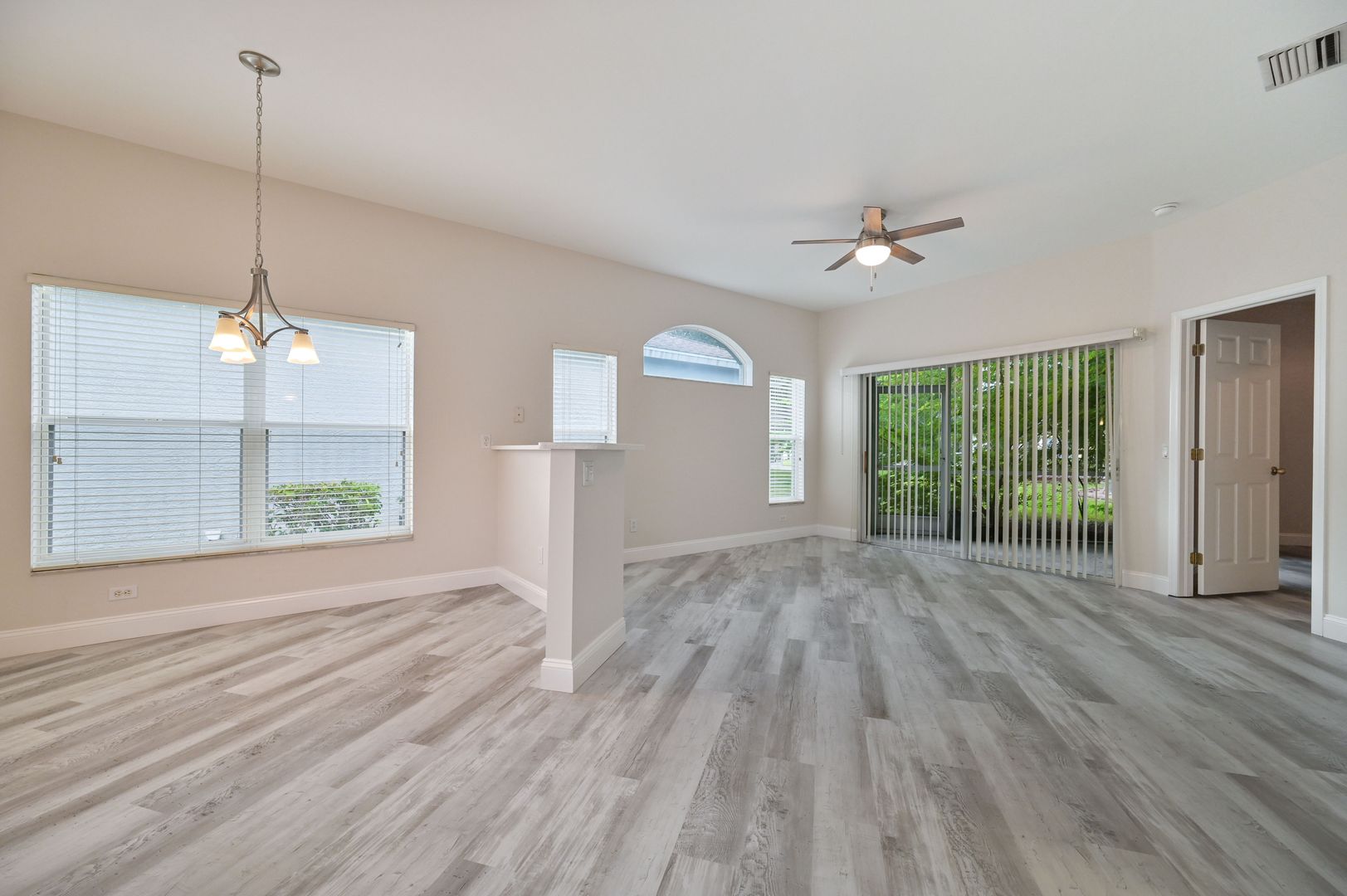 Estero House: 10706 Pearl Bay Circle