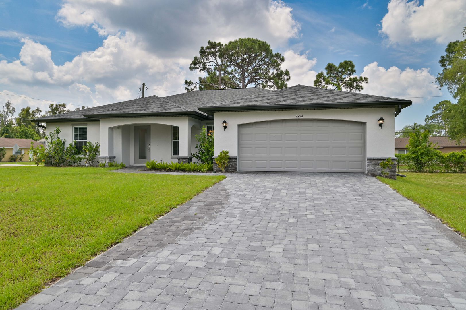 Fort Myers House: 9224 Pineapple Rd