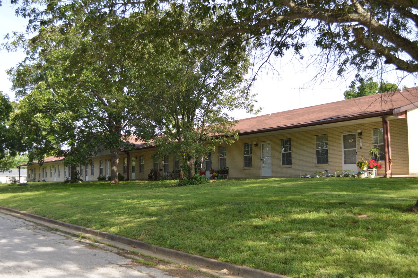 De Soto Apartment: 602 Olive Street
