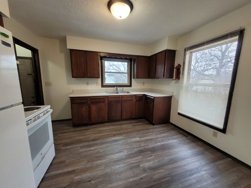 Great Southside Neighborhood - 2 Bedroom Duplex! – photo 1