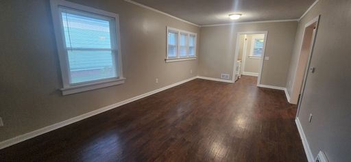 Two bedroom, one bathroom home with detached garage – photo 1