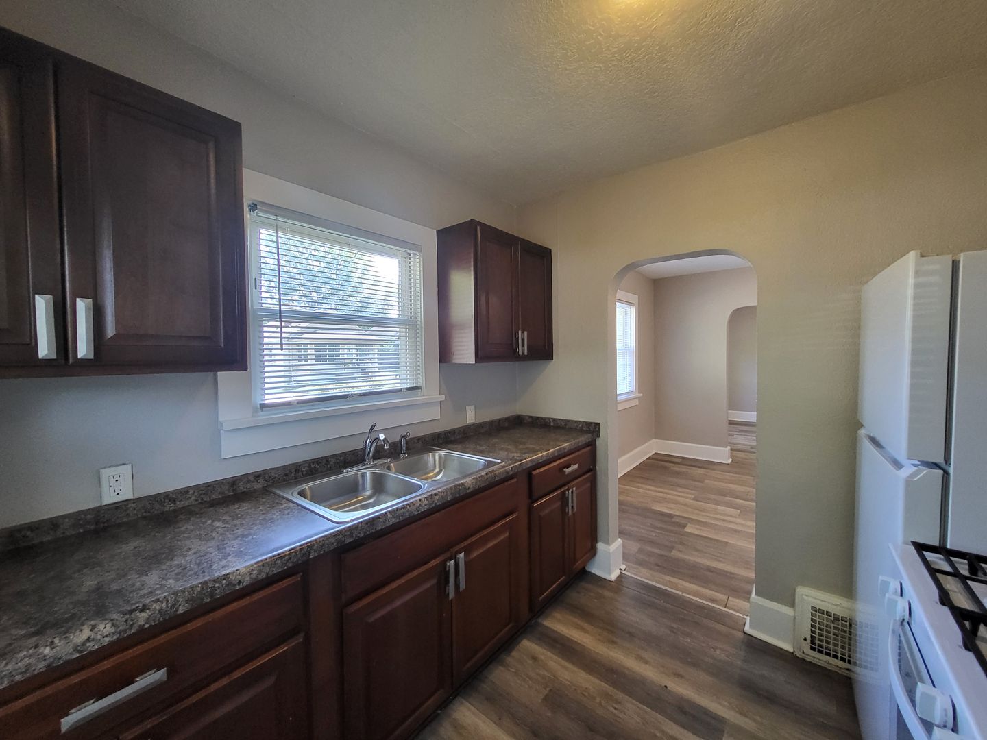 Des Moines House: 3916 Cambridge Street