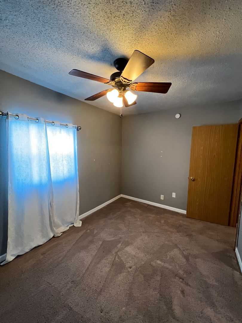 2000 Searle Street, Des Moines, IA 50317