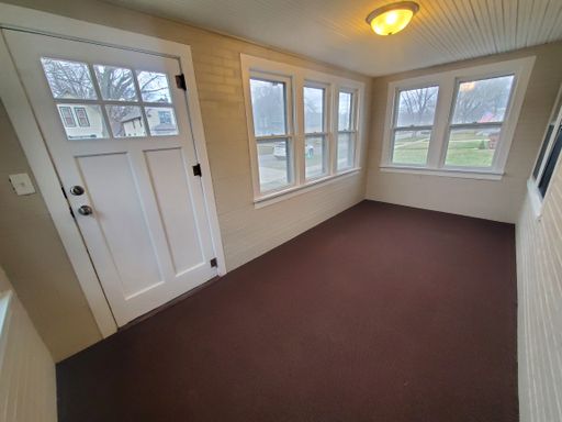 4 Bedroom, 1 Bathroom home just South of Downtown! – photo 1