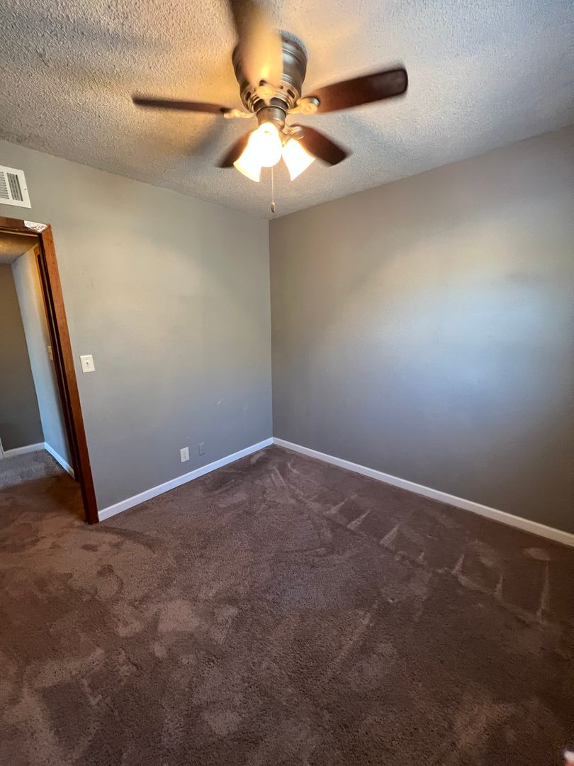 2000 Searle Street, Des Moines, IA 50317