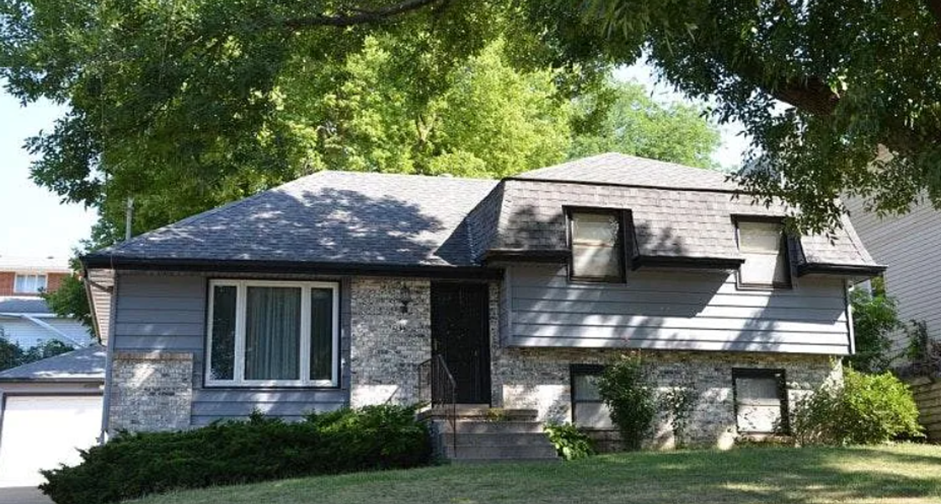 Des Moines House: 2632 Boyd Street