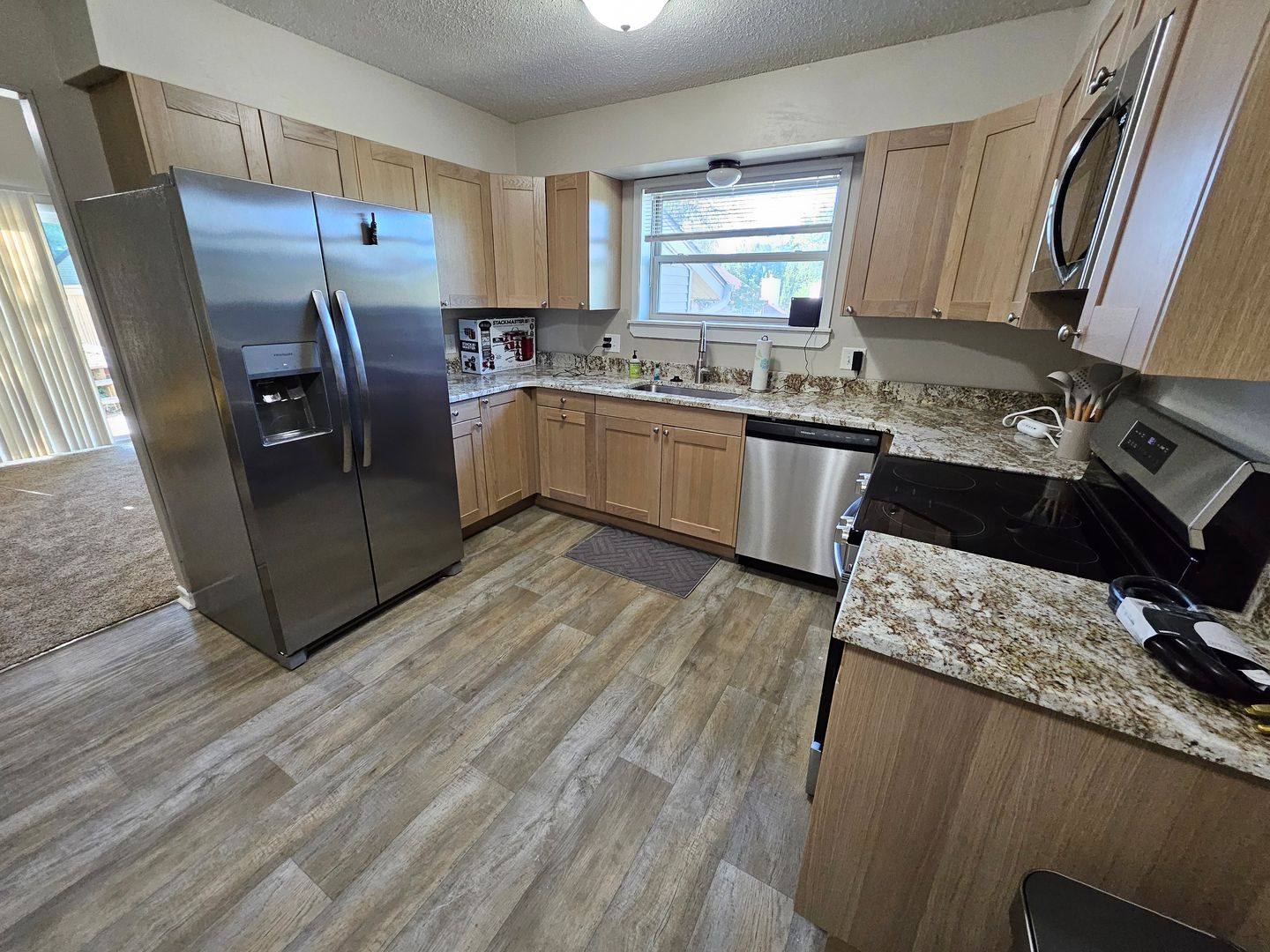 Des Moines House: 214 East Hughes Circle