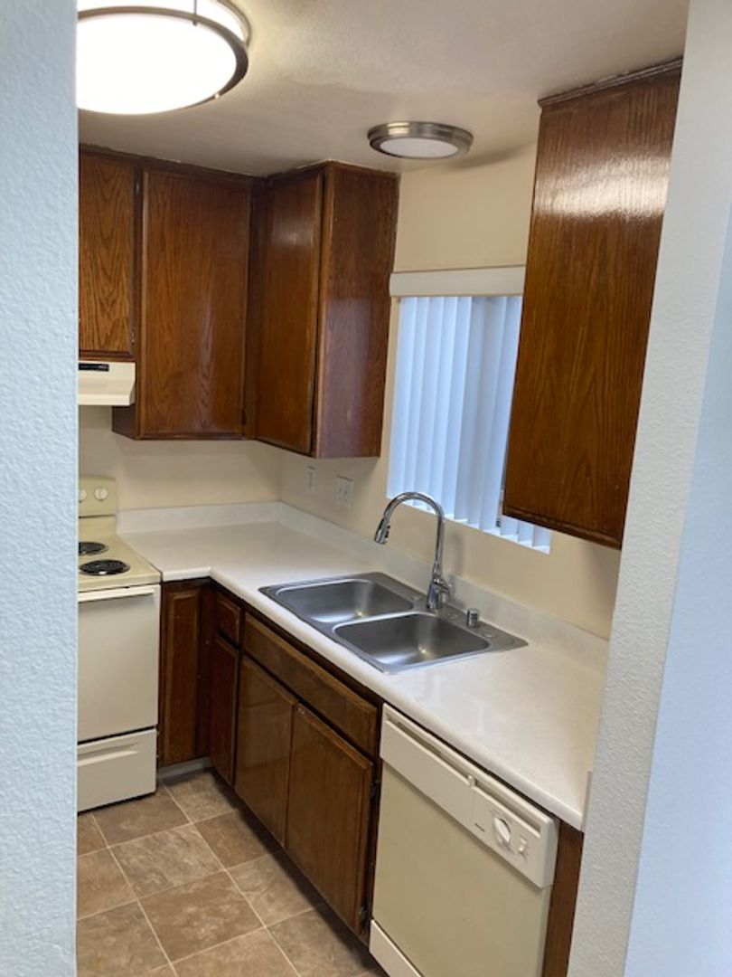 La Mesa Apartment: 4332 Parks Avenue