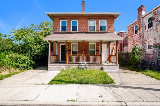 2-Bedroom Duplex with Basement and Fenced Yard in Olde Towne East – photo 1