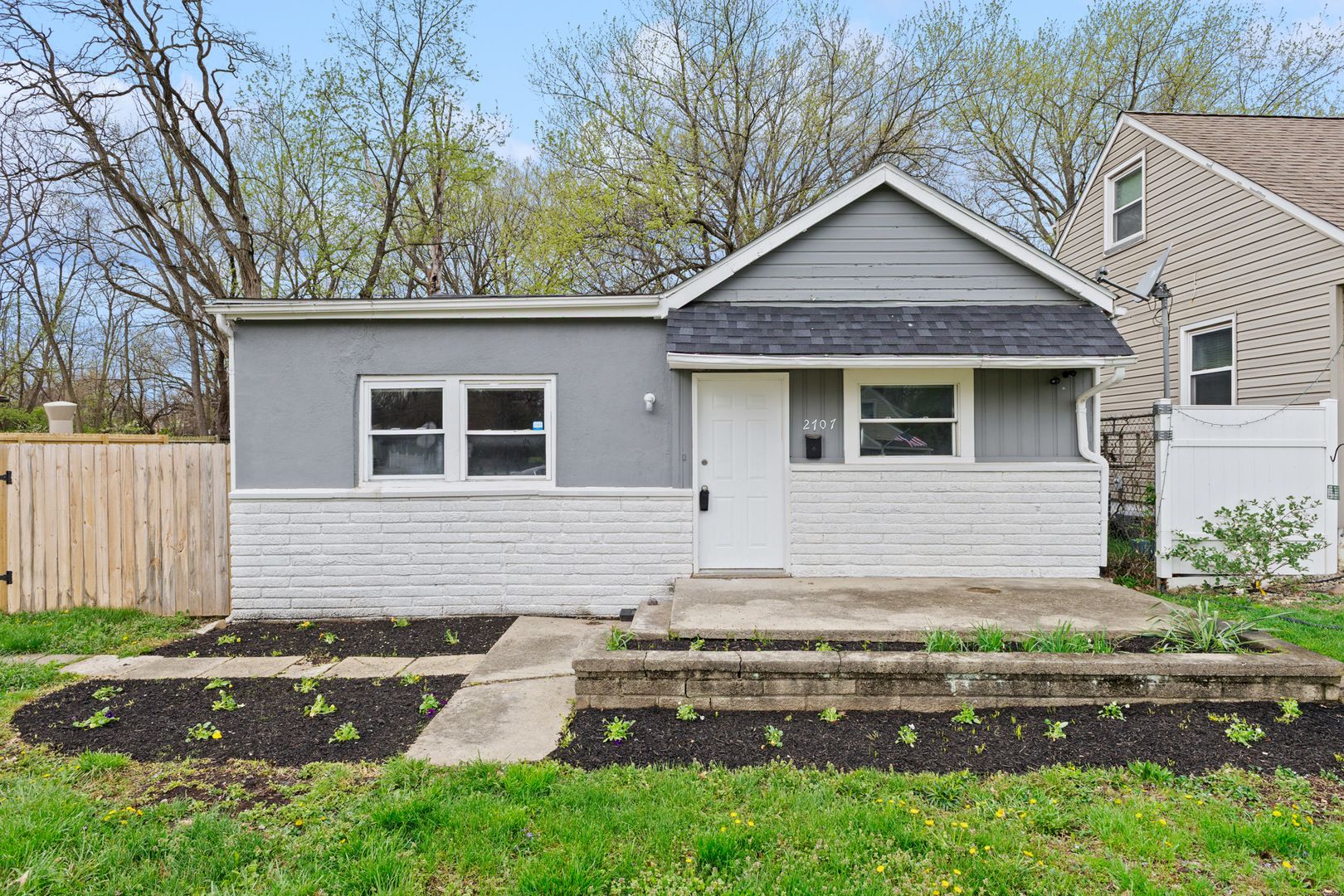 Columbus House: 2707 Woodland Ave