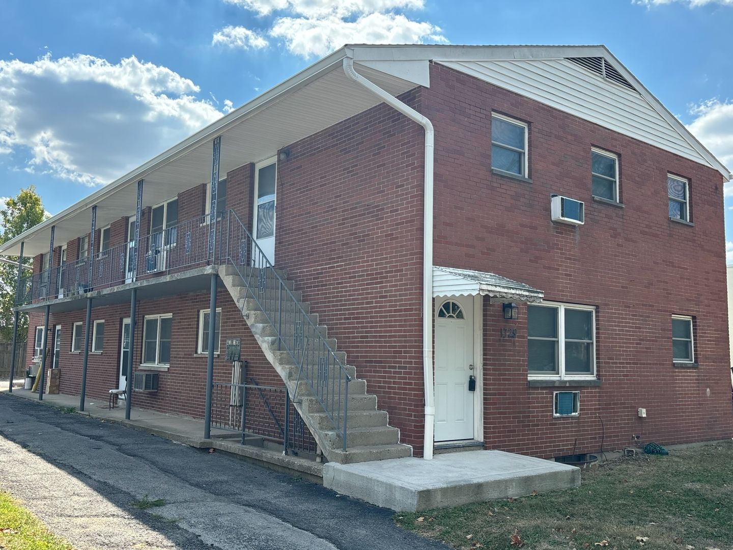 Columbus Apartment: 1729 W. 3rd Avenue