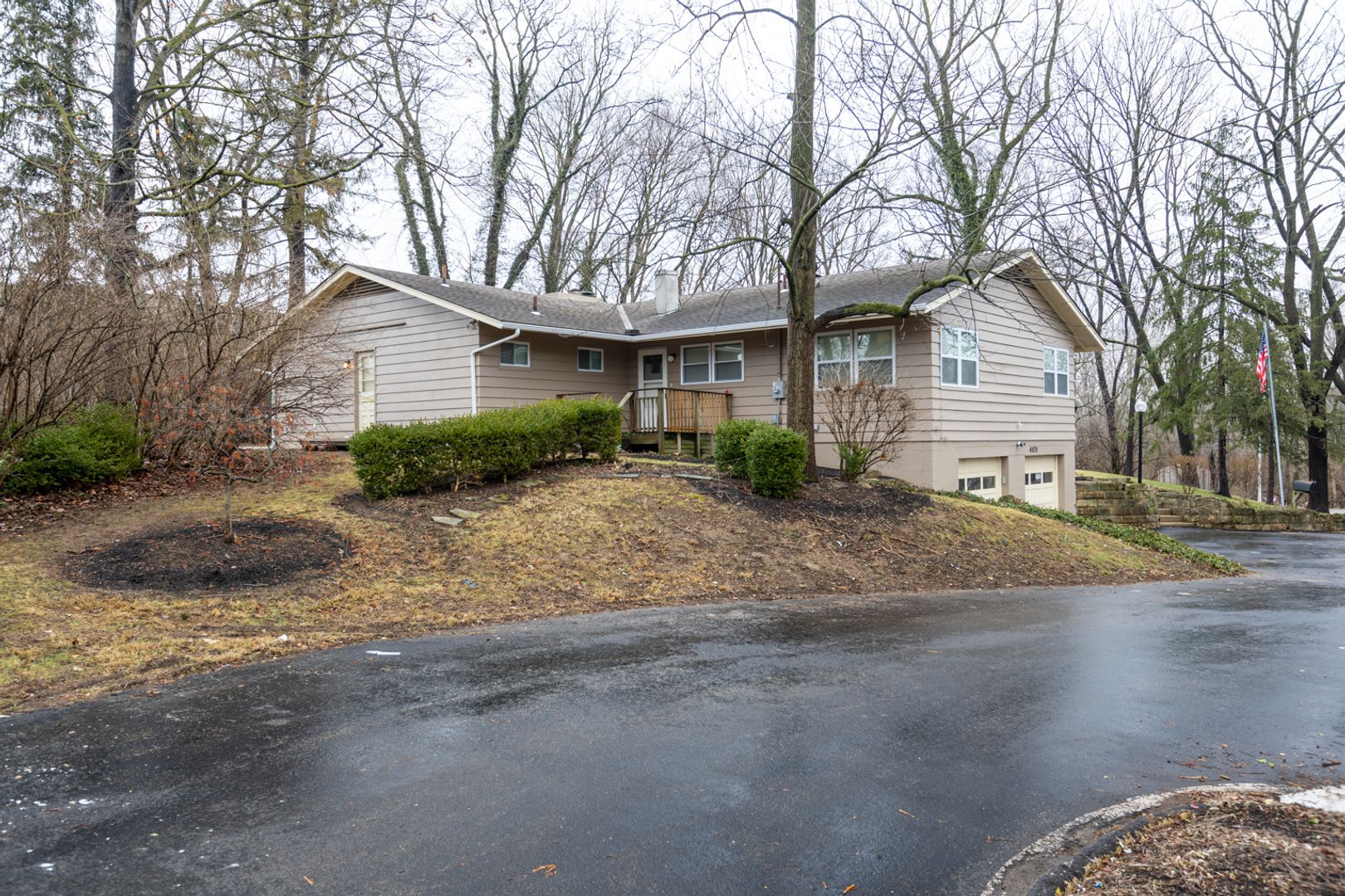 Columbus House: 4575 Olentangy River Rd