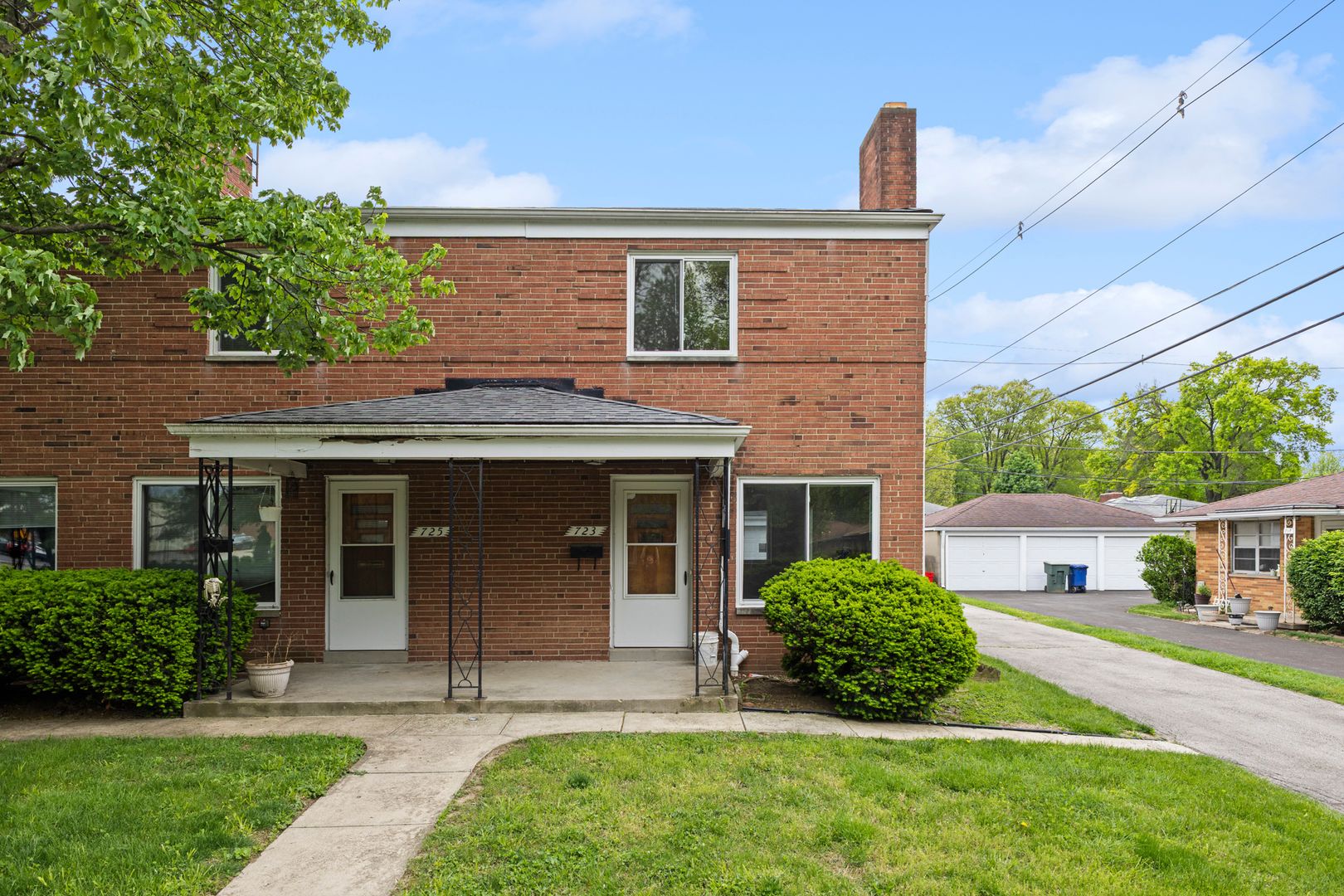 Columbus Apartment: 723-729 Village Drive