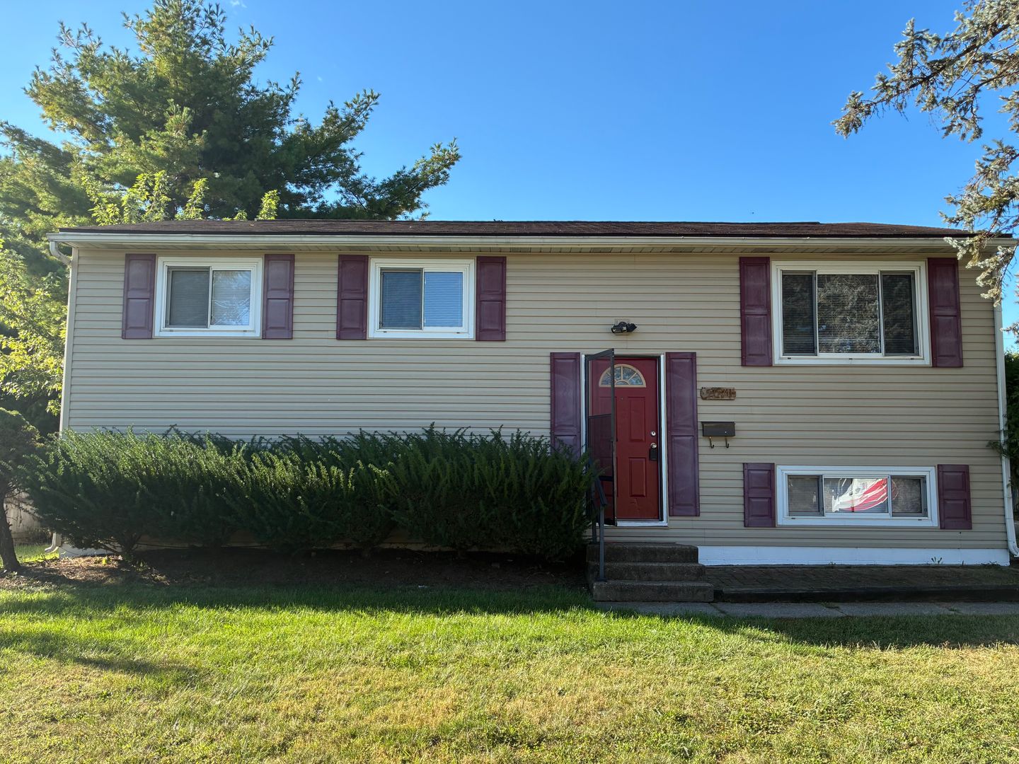 Columbus House: 5071 Albany Dr