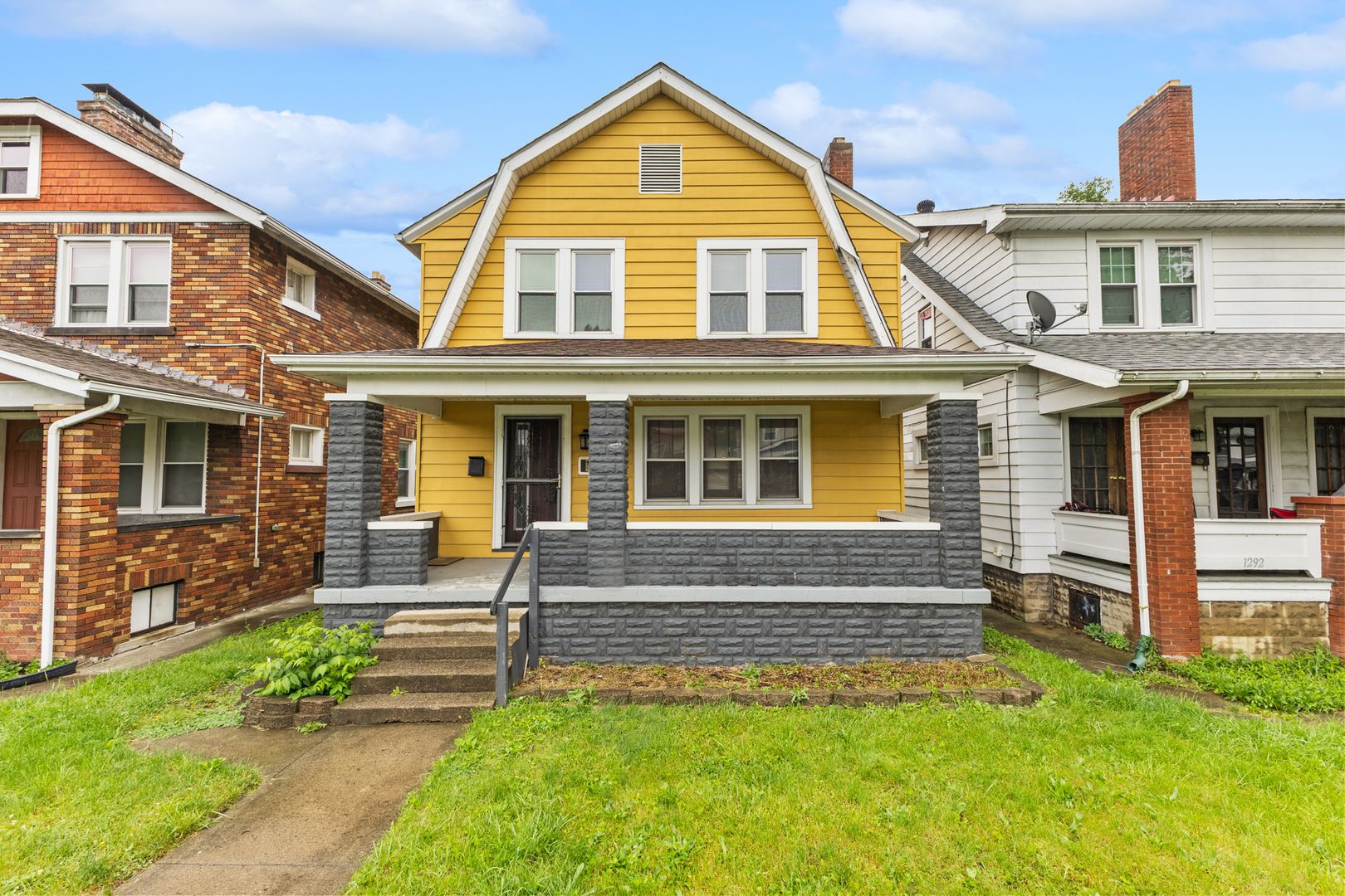 Columbus House: 1288 Linwood Ave