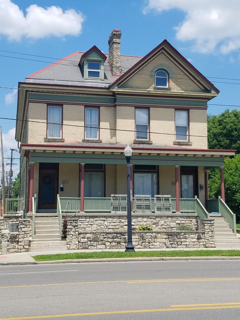 Columbus Apartment: 802 E Main St