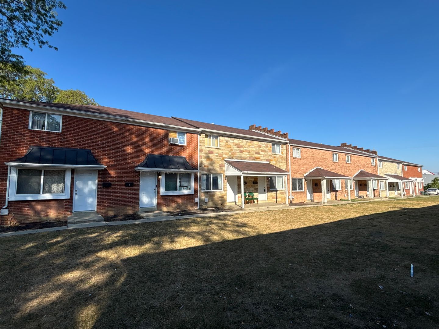 Columbus Apartment: 892 N Meadows Ct