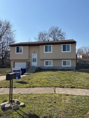 Charming 4-Bedroom Bi-Level Home on a Quiet Cul-de-Sac! – photo 1