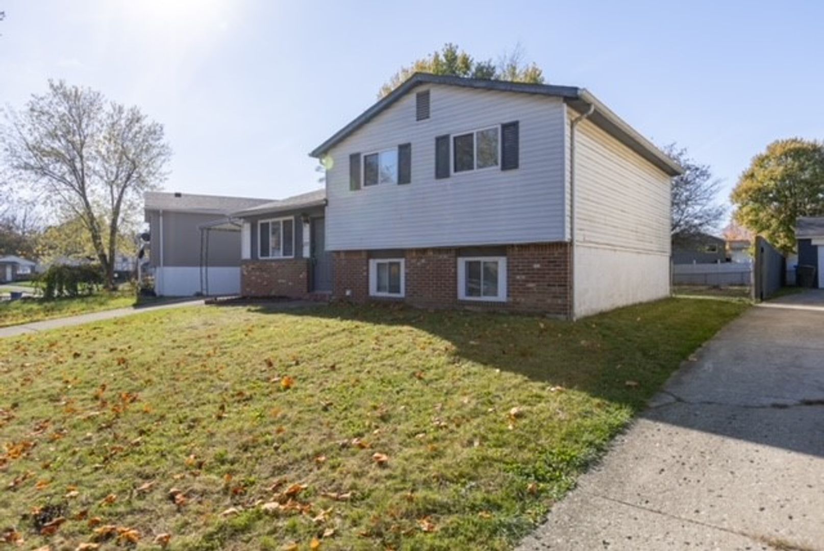 Columbus House: 2859 Falcon Bridge Dr