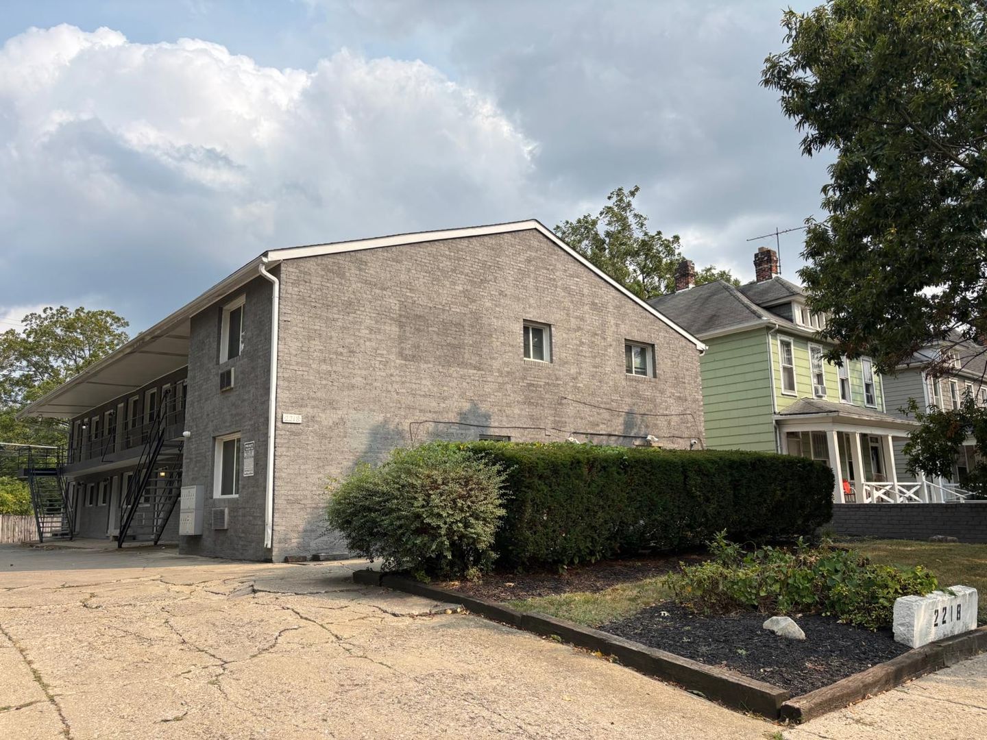 Columbus Apartment: 2218 N 4th St